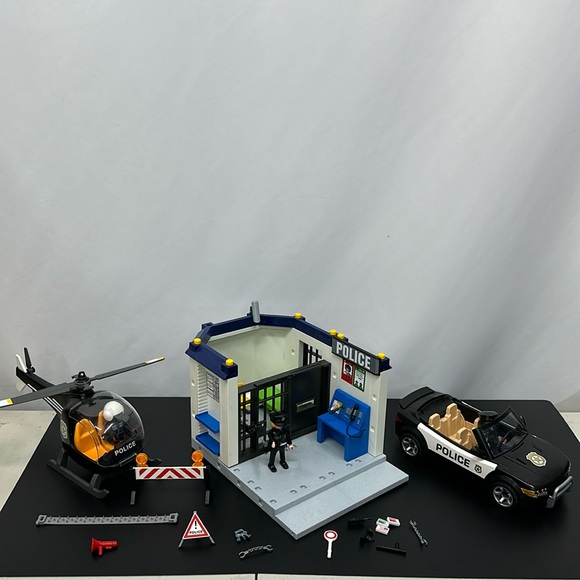 playmobil Other - Playmobil police station